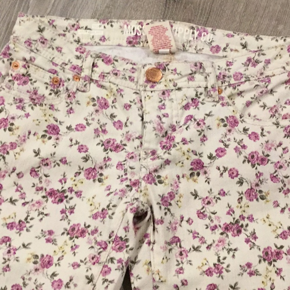 🌸 Mossimo Supply Co.~~Skinny Jeans~~🌸 - Picture 5 of 6